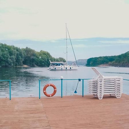 Hotel Yacht Club Mayak Dnistrivka Ngoại thất bức ảnh