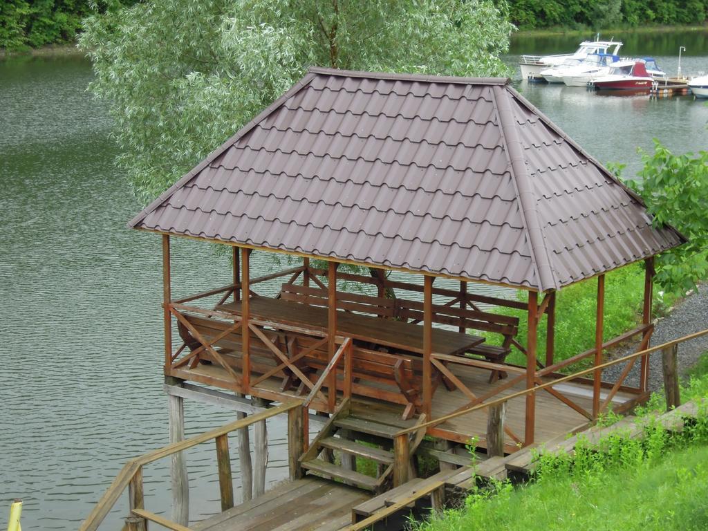 Hotel Yacht Club Mayak Dnistrivka Phòng bức ảnh