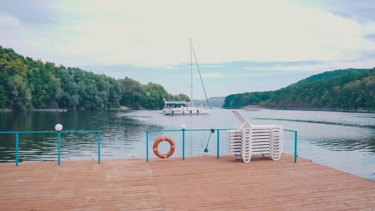Hotel Yacht Club Mayak Dnistrivka Ngoại thất bức ảnh