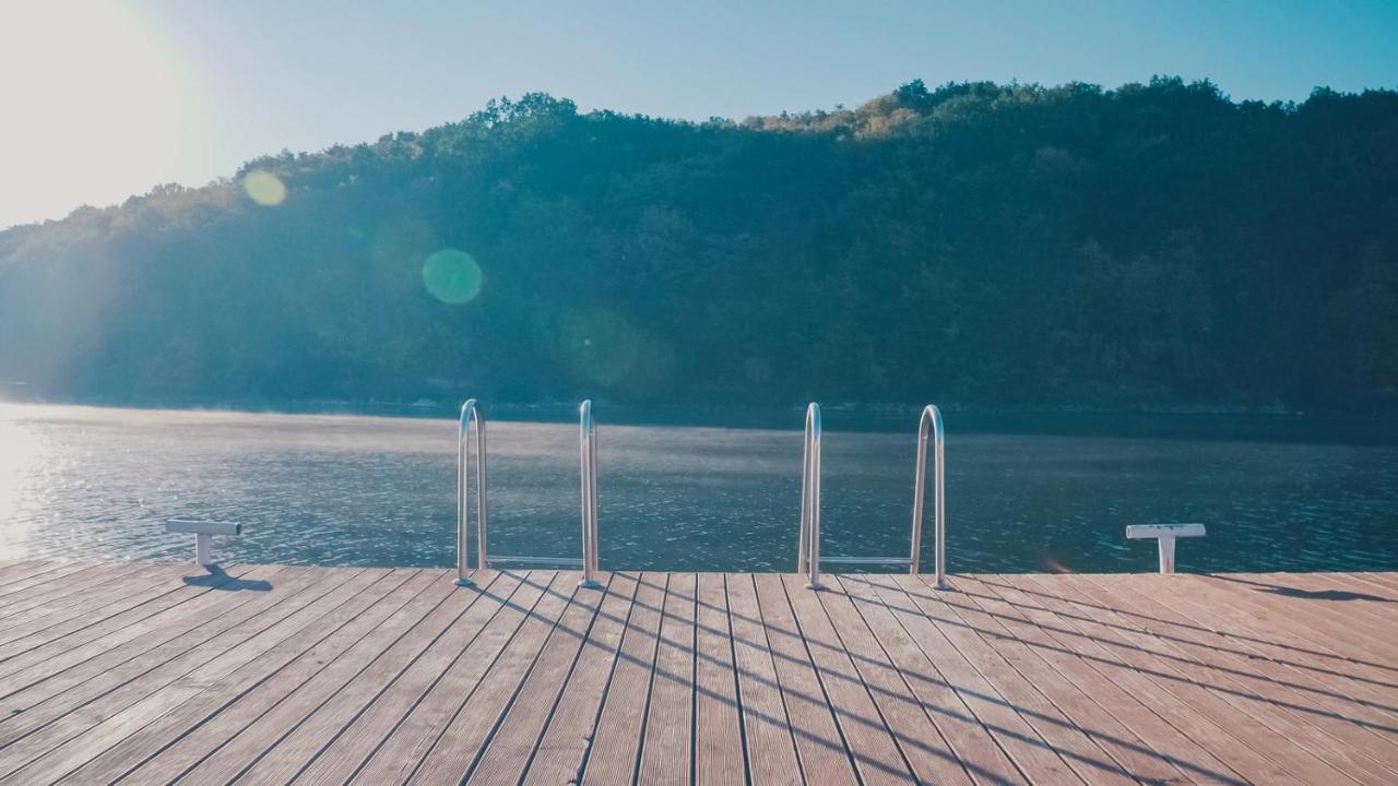 Hotel Yacht Club Mayak Dnistrivka Ngoại thất bức ảnh